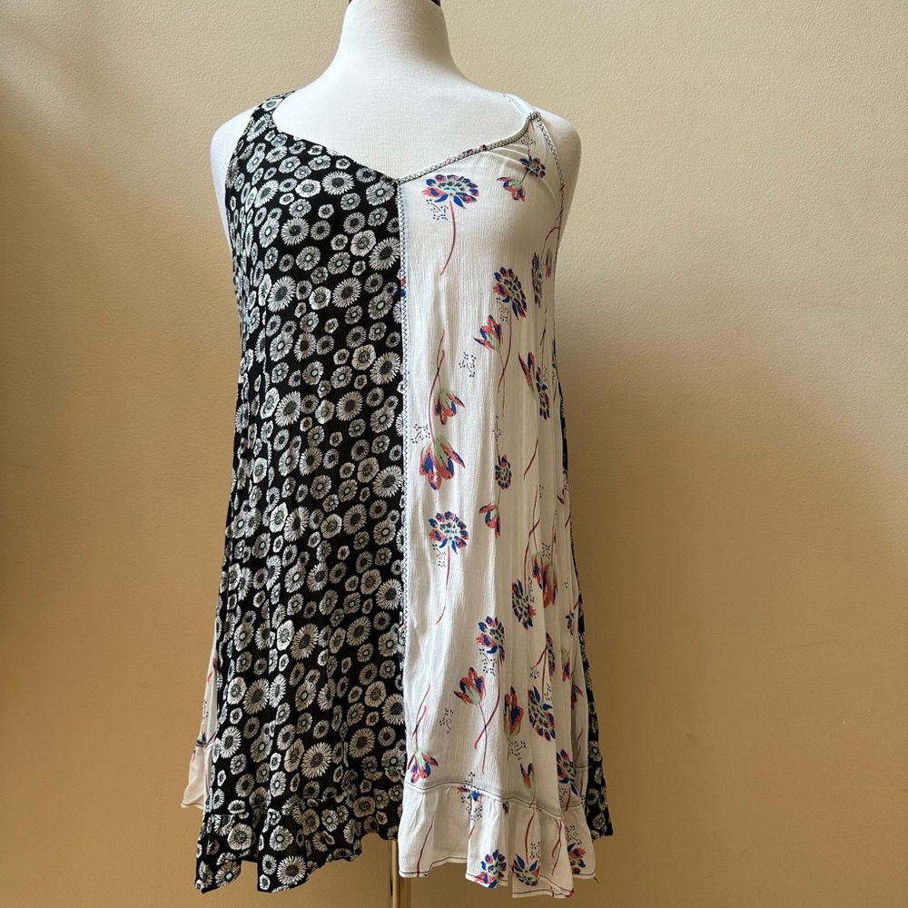 Free People Black and White Floral  mini dress. size XS